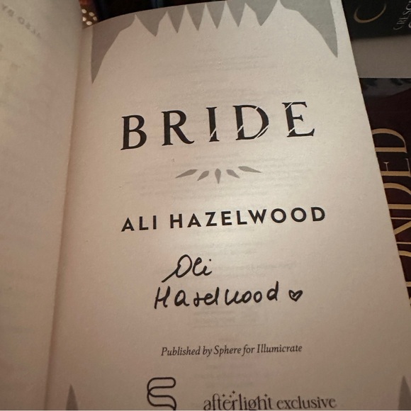 Illumicrate Afterlight Exclusive Bride by Ali Hazelwood Signed Special Edition - Picture 4 of 9